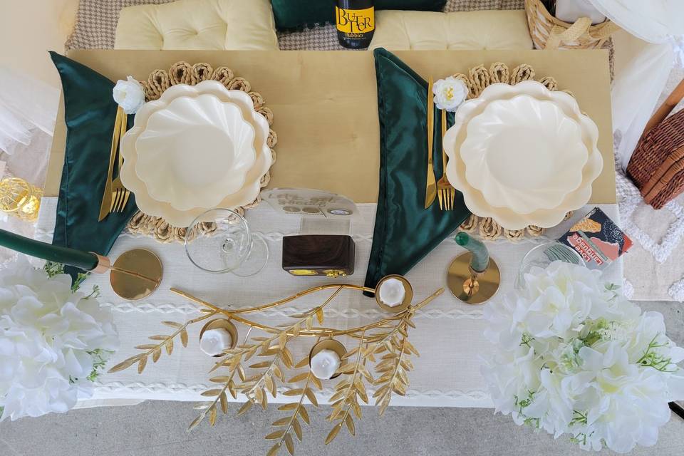 Green, Gold & White Tablescape