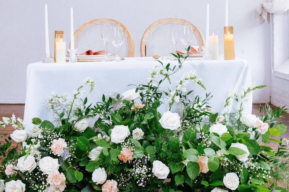 Sweetheart Table Ceremony Styl