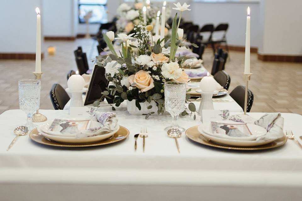 Neutral Reception Tablescape