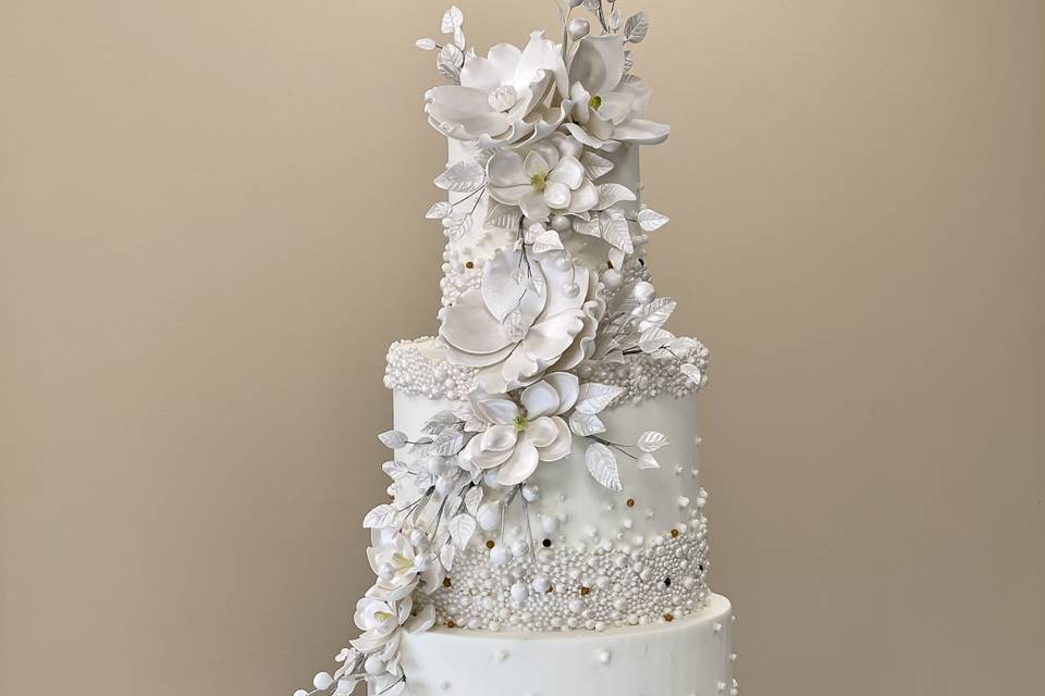 Wedding cake with sugar flower