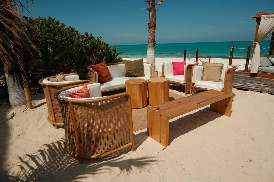 Cocktail area 2