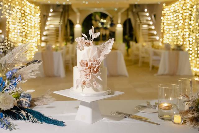 Elegant Wedding Cake