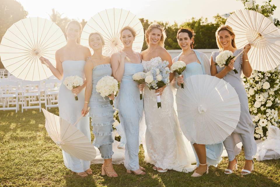 Bridesmaids & Bouquets