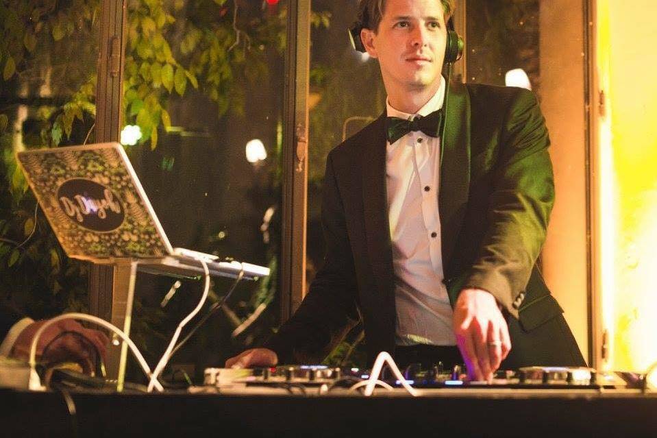 Dapper DJ