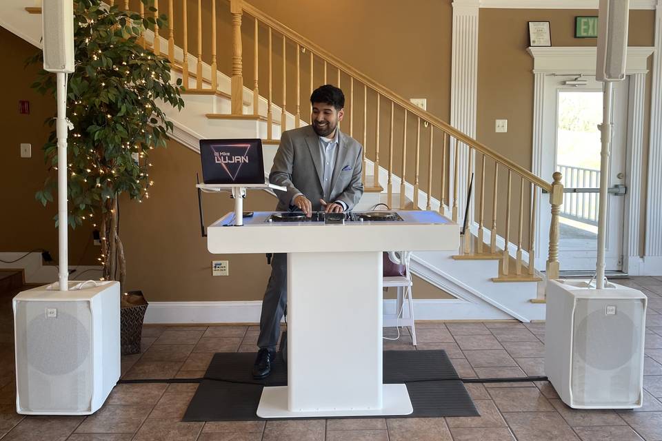 All-white speakers and table!