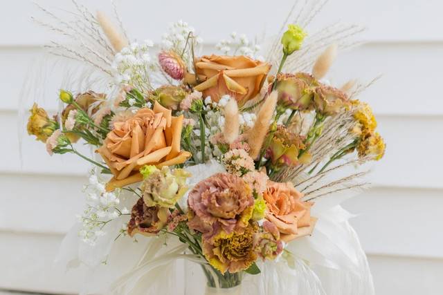 Modern fall bouquet
