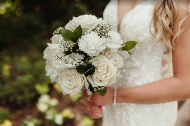 Classic white wedding bouquet