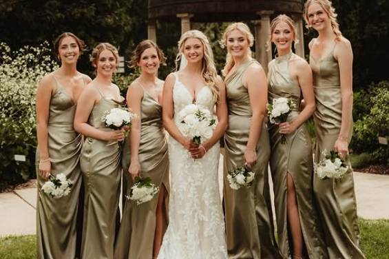 Coordinating bouquets
