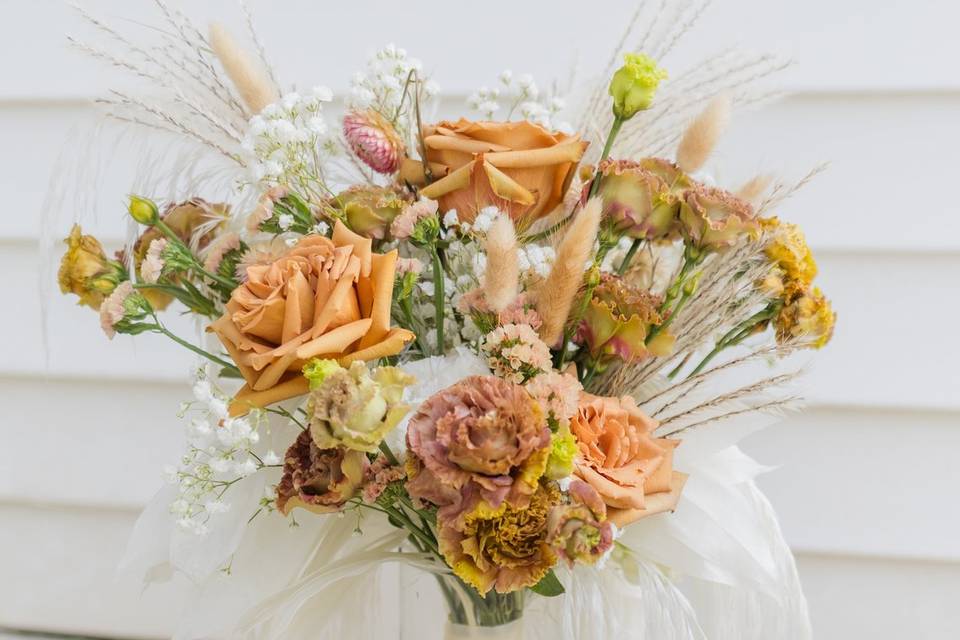 Modern fall bouquet