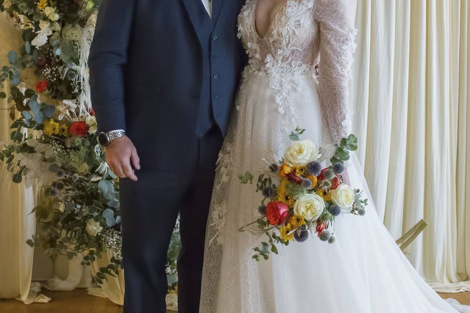 Statement ceremony arch