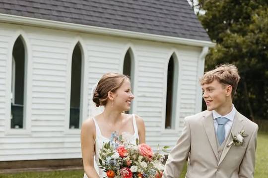 Bright wedding bouquet