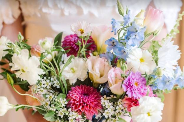 Vibrant wedding bouquet