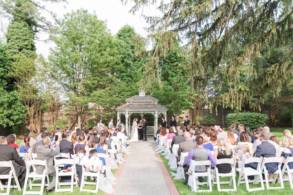 Garden wedding | Anna Grace Photography