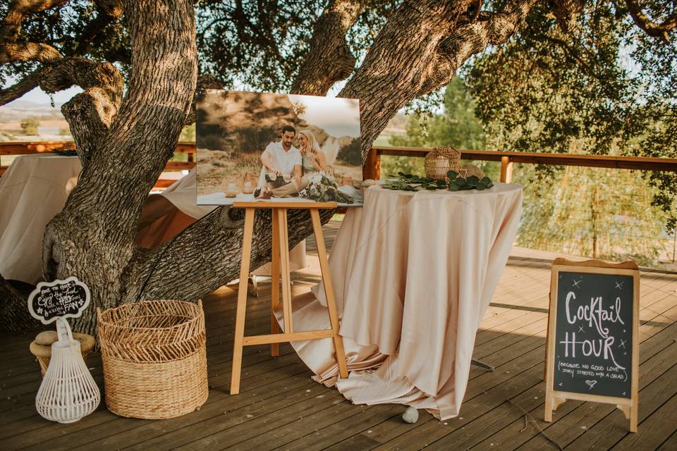 Oak Deck decor