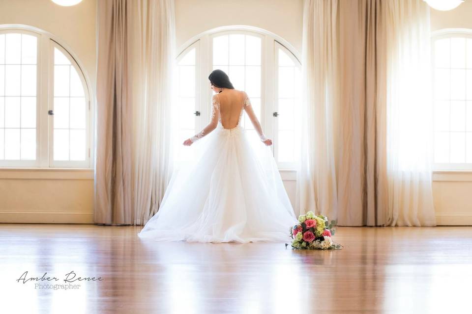 Backless wedding dress with tulle