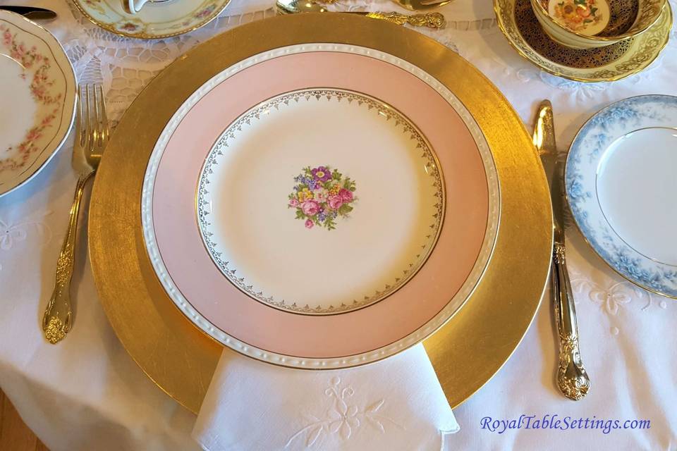 We provide beautiful high-quality rentals of fine china, crystal, silverware, serving ware, table linens, and table décor.