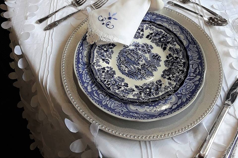 Blue & White Tin Tray - Royal Table Settings – Royal Table