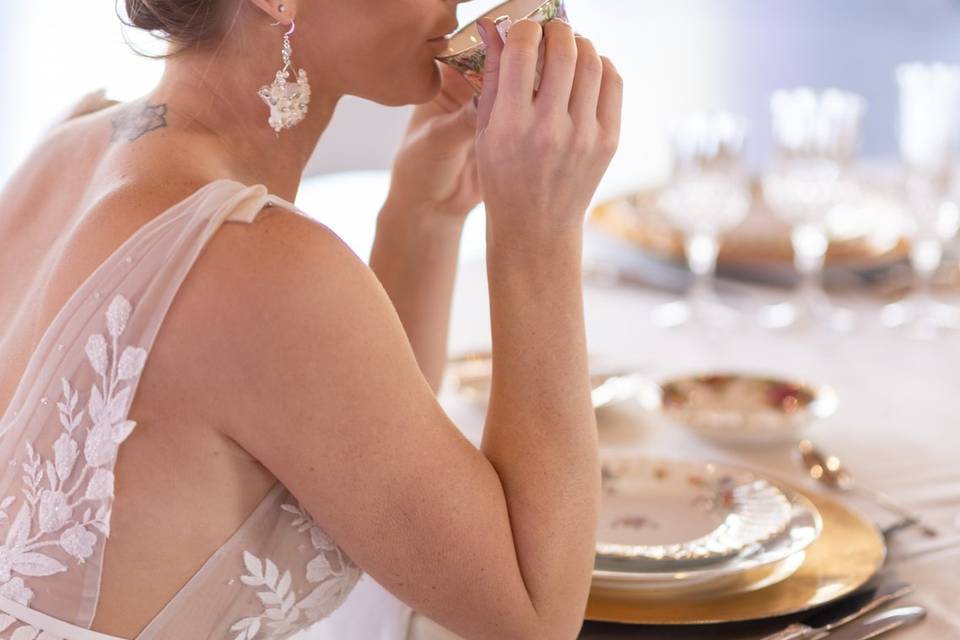 Elegant Table & Bride!