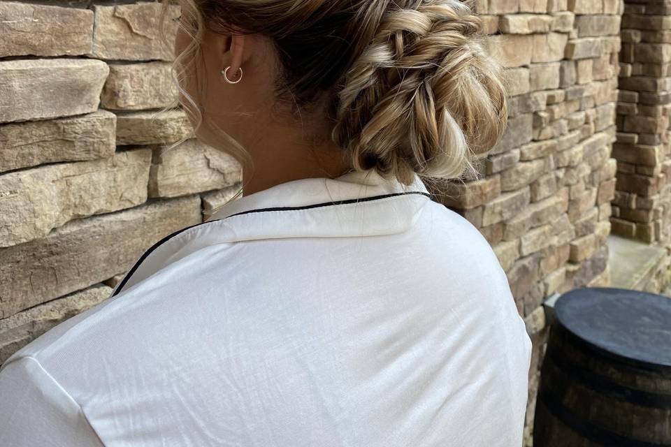 SOFT UPDO WITH STATEMENT PIECE