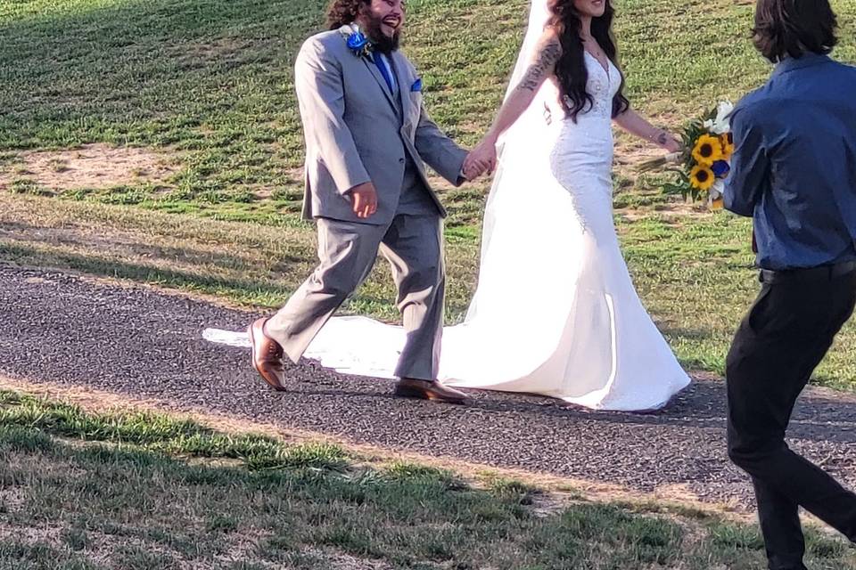 Please stand for the bride