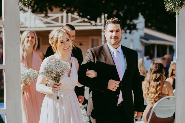 Smiles for the couple