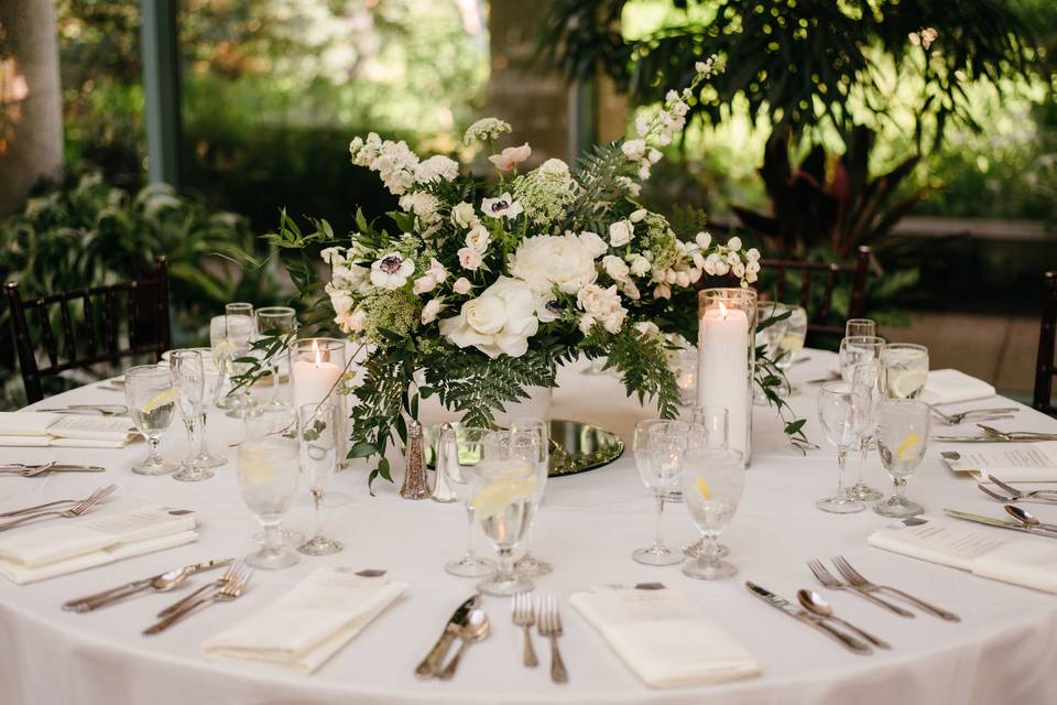 All-white wedding table decor