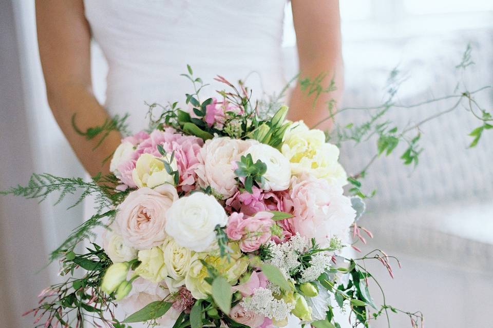 White and pink bouquet