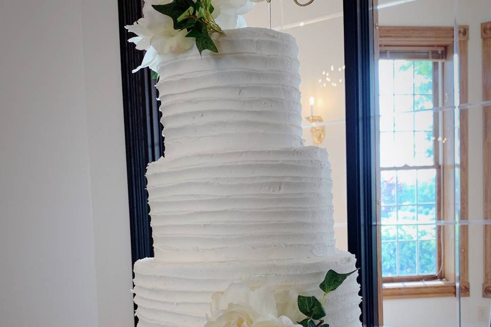 Amish Door Bakery wedding cake