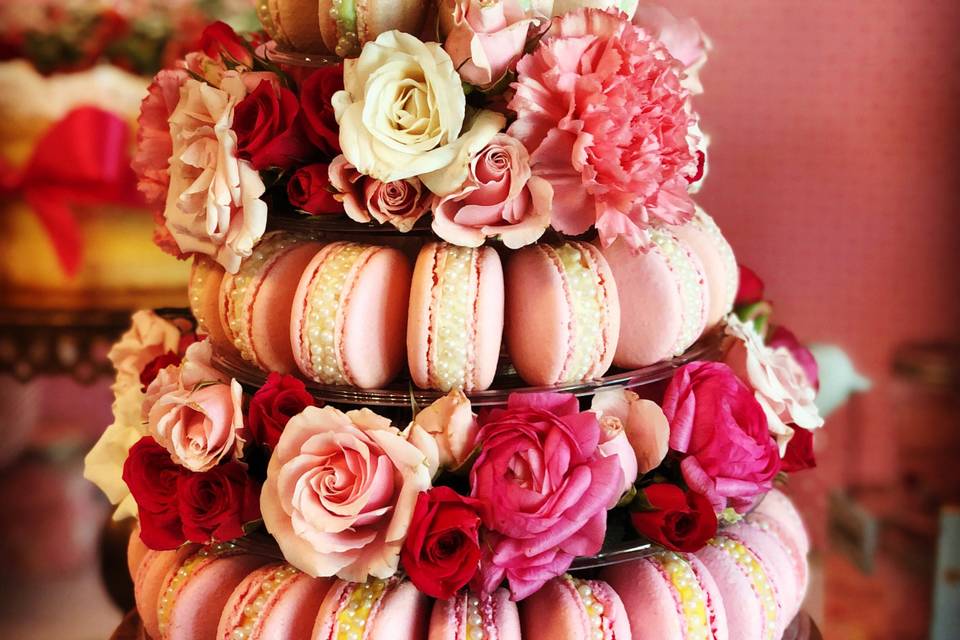 Macaron tower with flowers