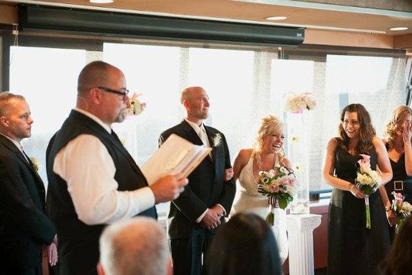 Everyone should be this happy and relaxed during the ceremony! (photo by vanwyhephotography.com)