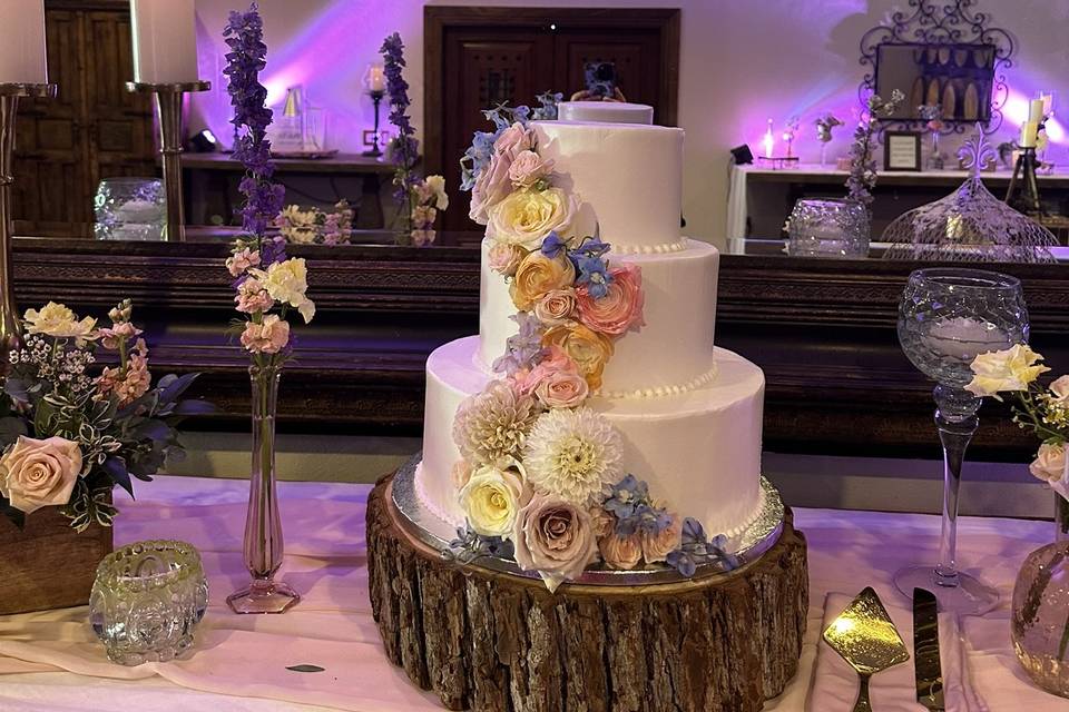 3 Tier cascake of flowers