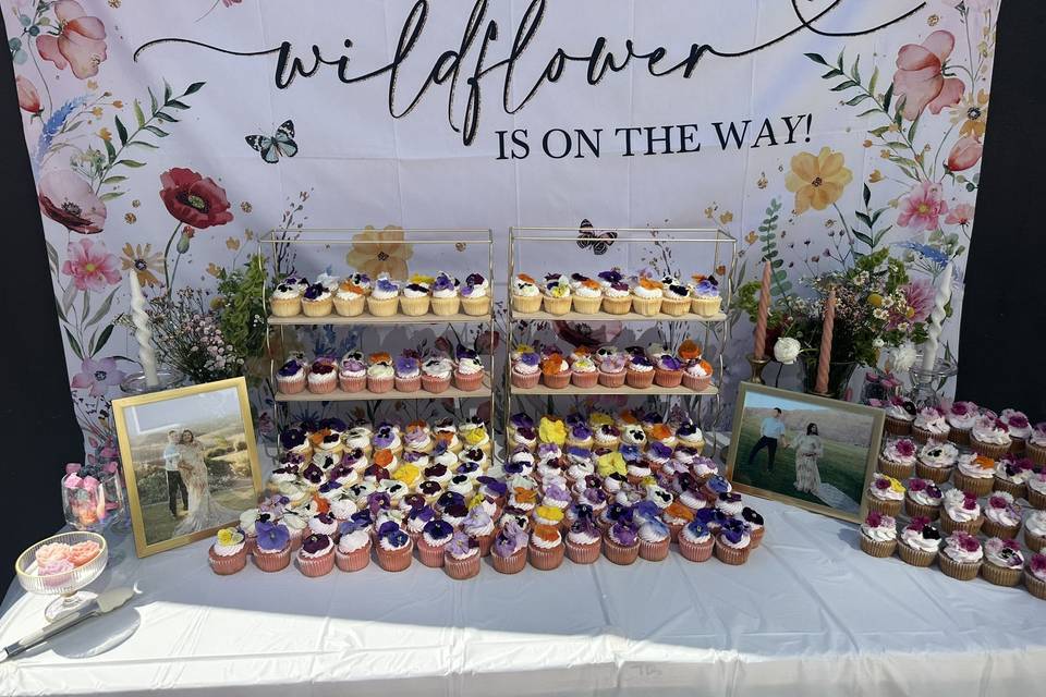 Flower garden of cupcakes