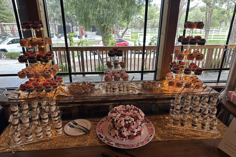 Vibrant couples cake & dessert