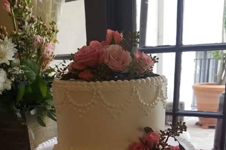 2 tier Lace Piping