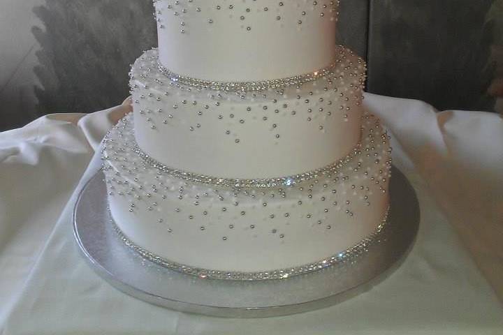 4 tier pearl cake