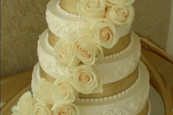 5 tier rose cascade