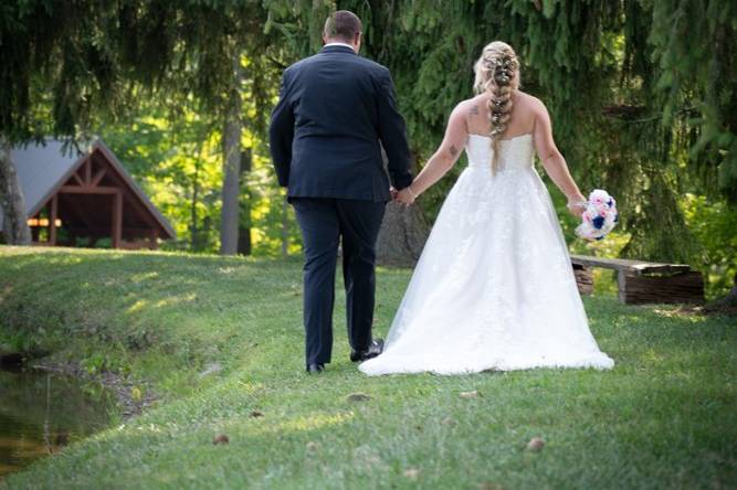 Strolling brides