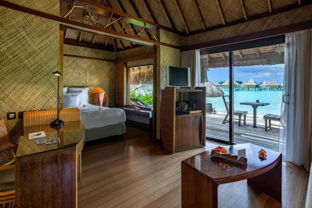 Holiday suite