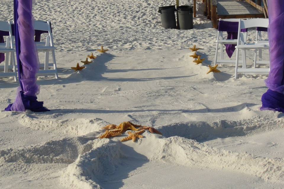 Star fish art in the sand