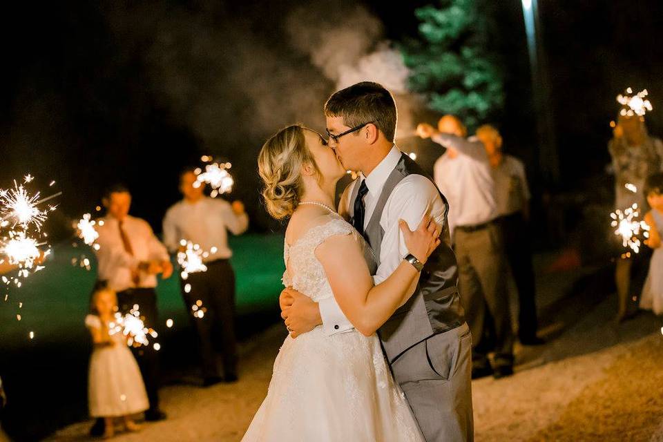 Sparkler kiss