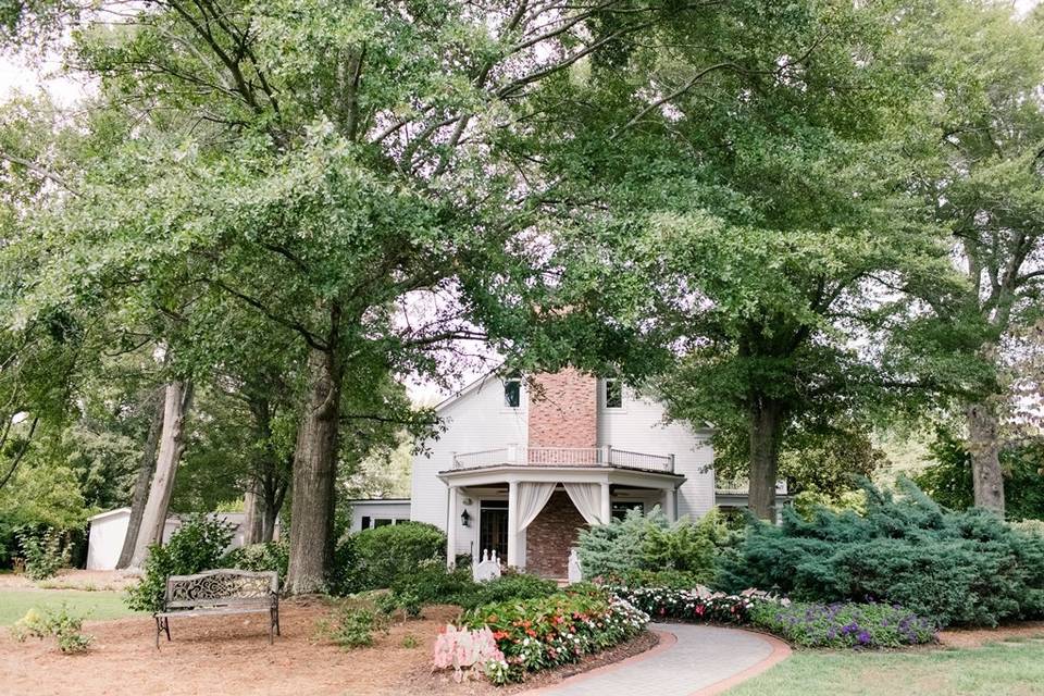 Garden area and grounds