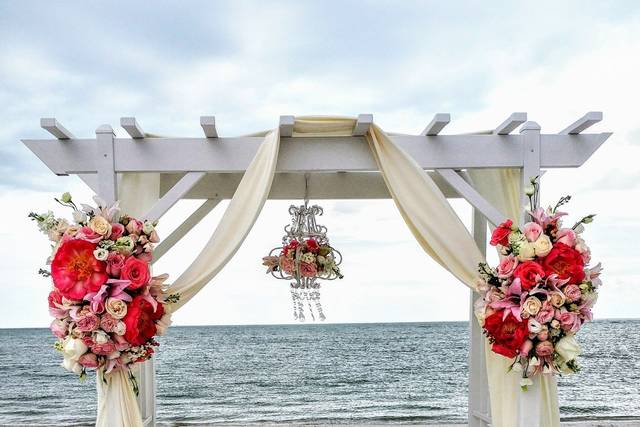 Christie's Flowers & Gifts