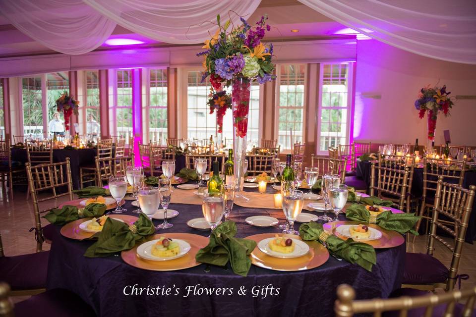 Reception table and raised centerpiece