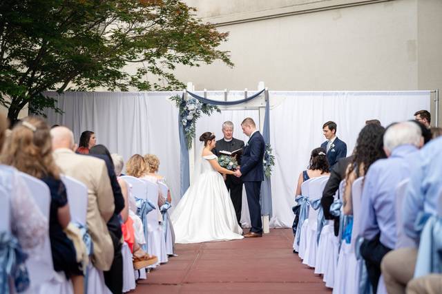Outdoor Courtyard Ceremony