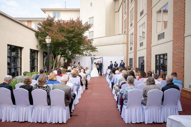 Outdoor Courtyard Ceremony