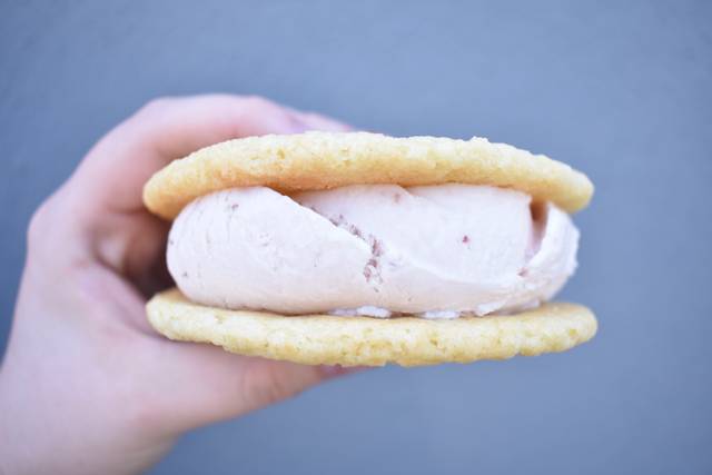 Strawberry sammie