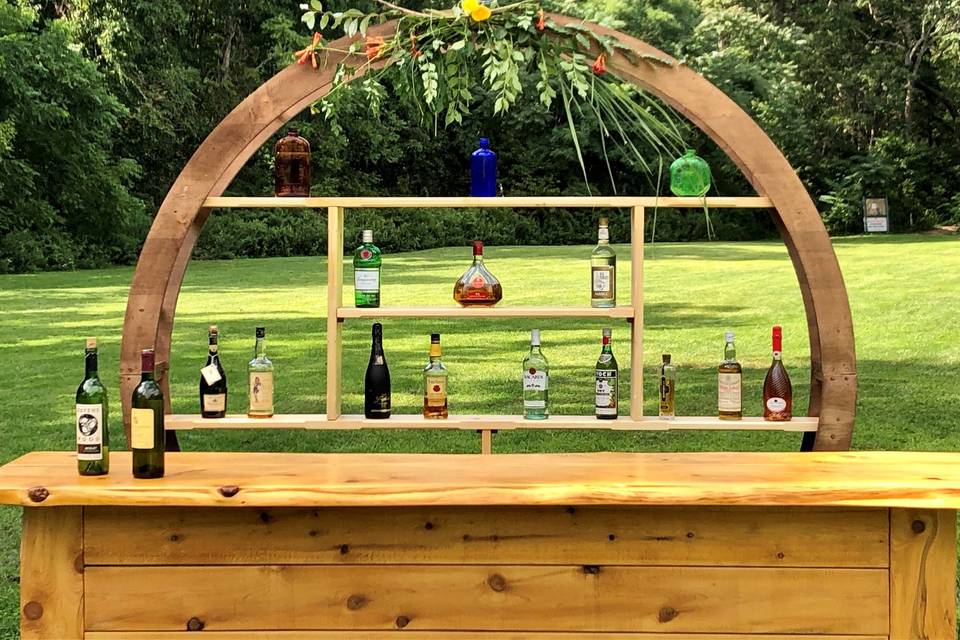 Classic Bar with Round Hutch