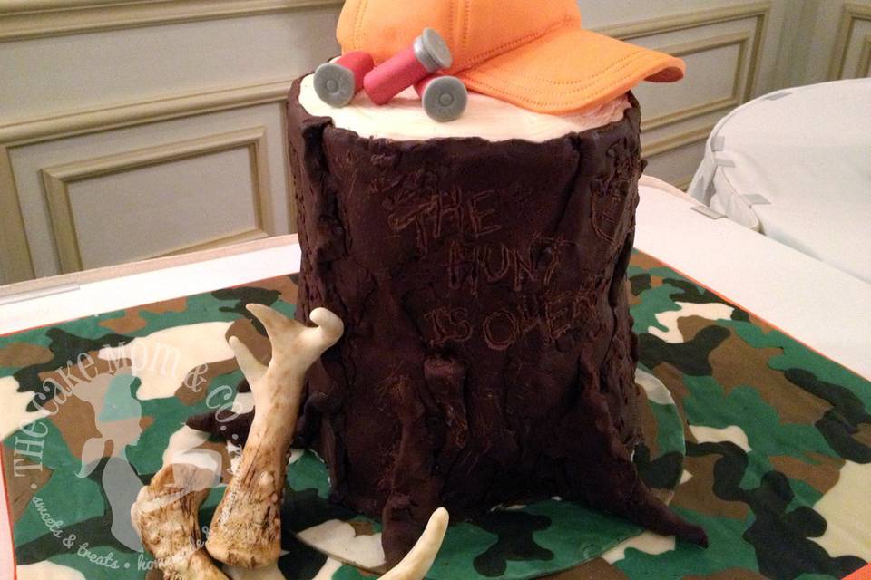 Hunting themed grooms cake