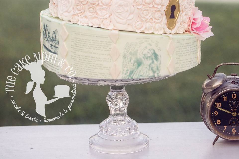 Alice in Wonderland themed wedding cake. Created for 28th of Mae Magazine. Photo by Laura Mae Photography.
