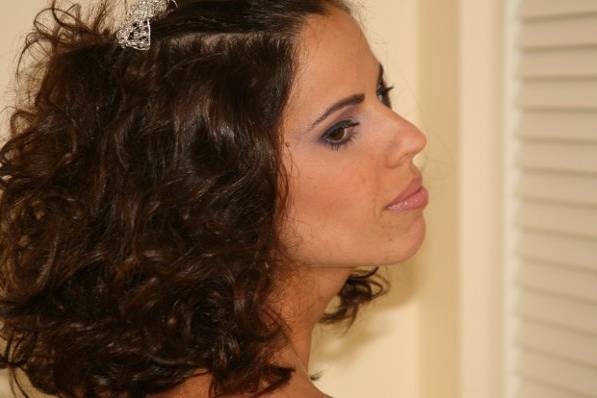 Fun Bridal Hairstyle and Make-up by Mimi.
